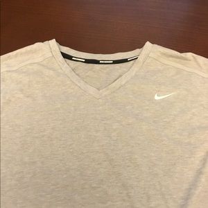 Men’s gray NIKE running shirt